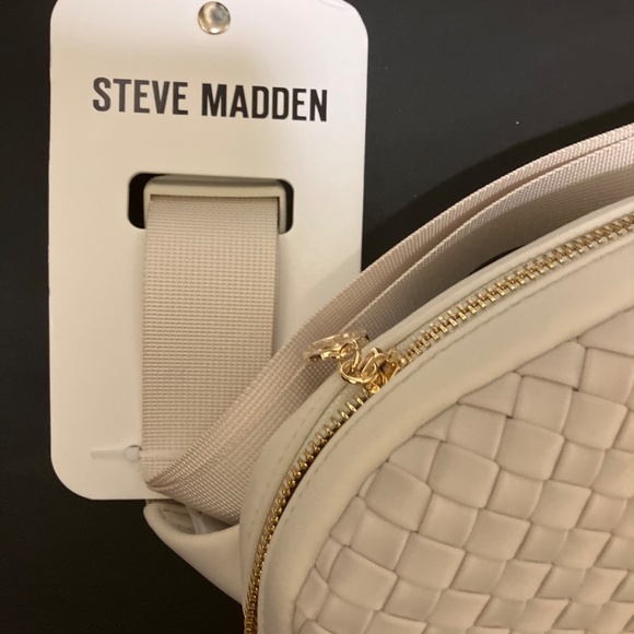 Steve Madden Woven Fanny Pack in Cream - Picture 6 of 10
